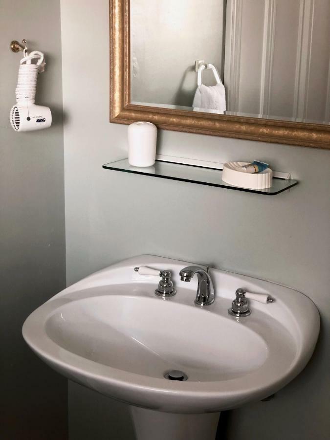 セント・ジョン マホガニー マナー ベッド＆ブレックファースト Bed & Breakfast エクステリア 写真